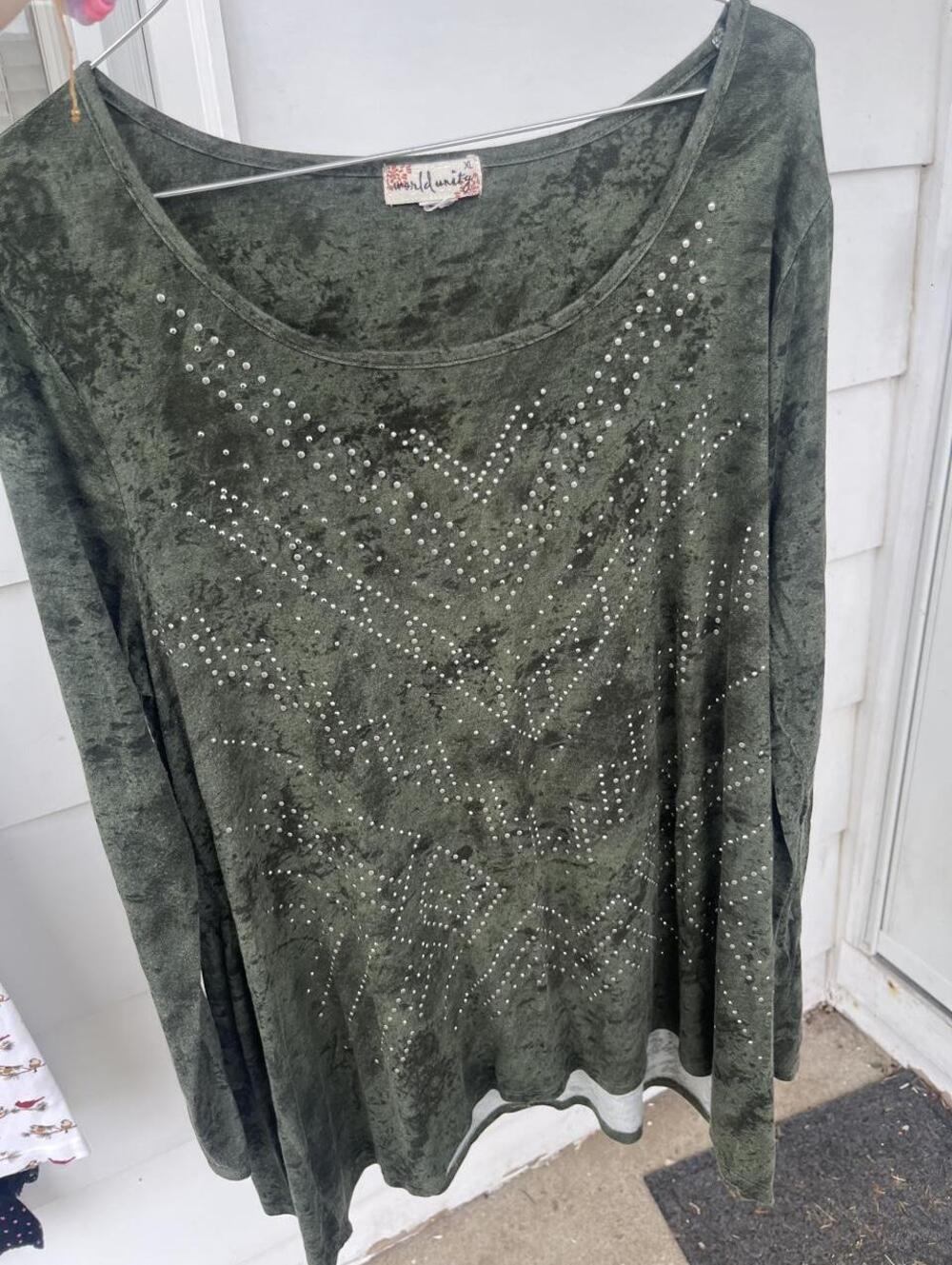 Y2K World Unity rhinestone embellished long sleeve top ✨